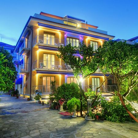 Hotel Villa Delibera Varazze Εξωτερικό φωτογραφία