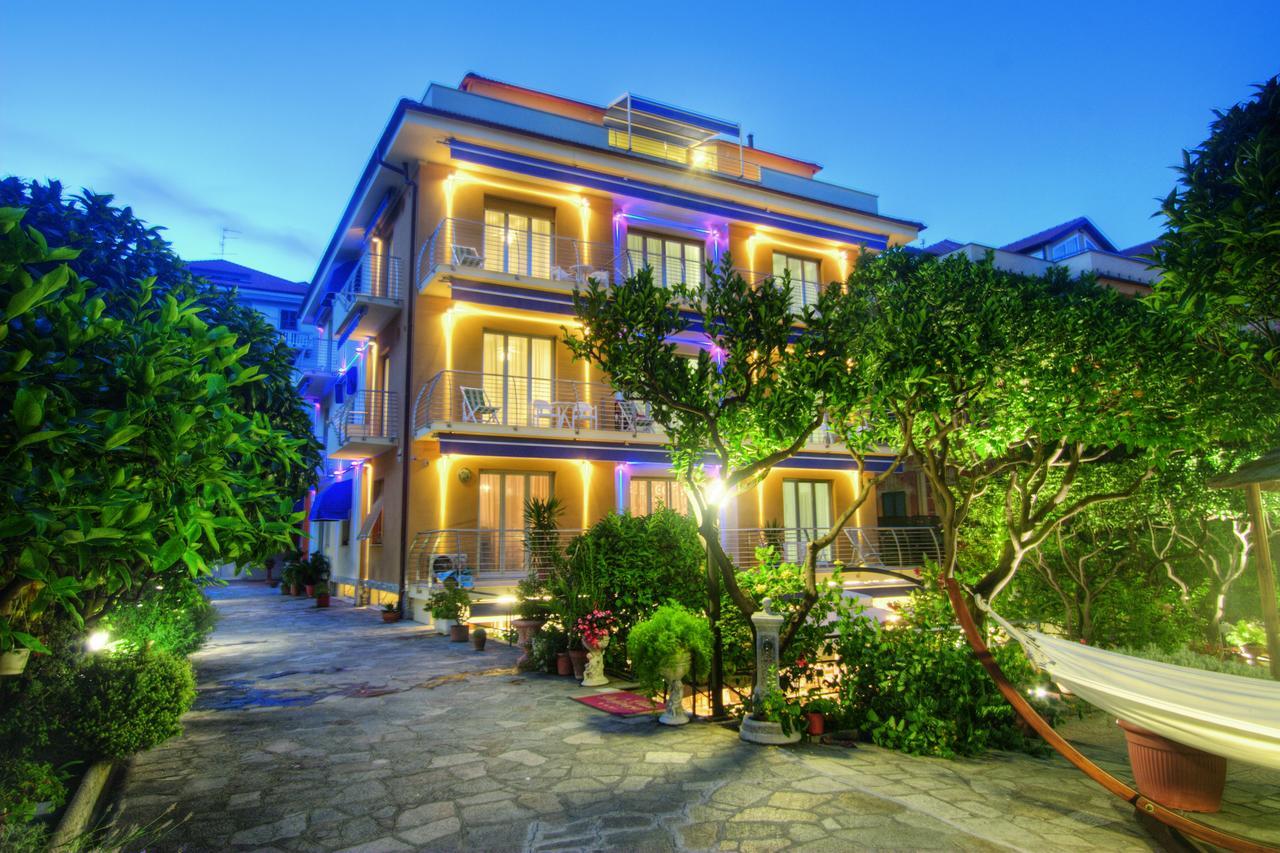 Hotel Villa Delibera Varazze Εξωτερικό φωτογραφία
